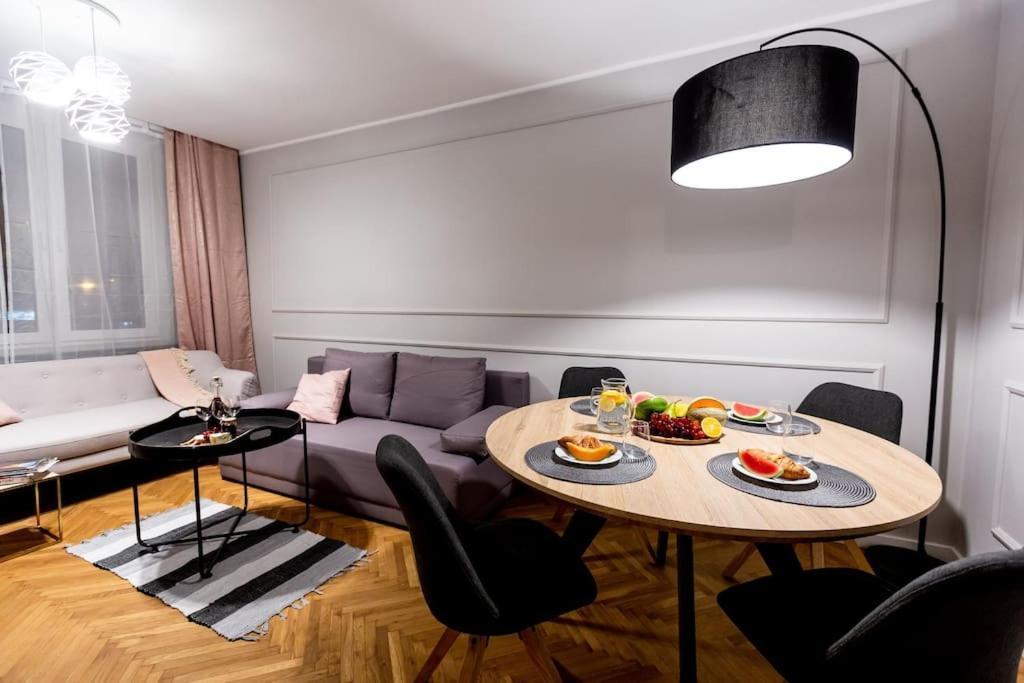 شقة Elegant, Comfortable In The Heart Of Warsaw! المظهر الخارجي الصورة
