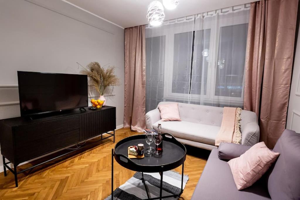 شقة Elegant, Comfortable In The Heart Of Warsaw! المظهر الخارجي الصورة