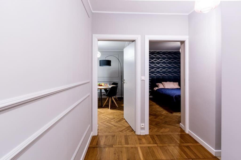 شقة Elegant, Comfortable In The Heart Of Warsaw! المظهر الخارجي الصورة