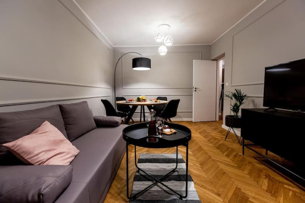 شقة Elegant, Comfortable In The Heart Of Warsaw! المظهر الخارجي الصورة
